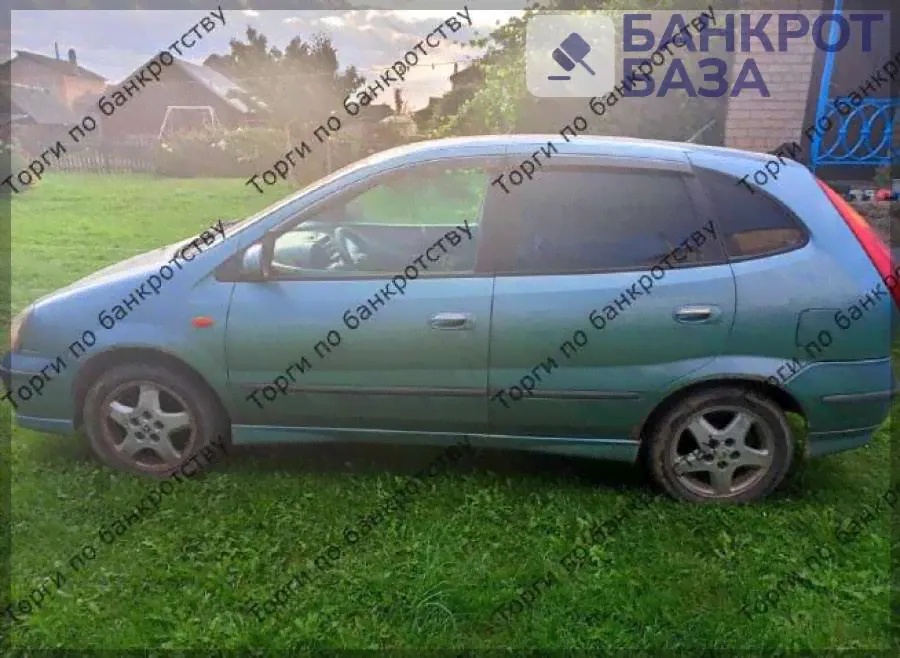 Автомобиль легковой универсал Nissan Almera Tino, 2000 года выпуска.-1
