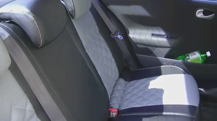 Авточехлы из экокожи для Рено Меган 2 поколение  Ромб Установка