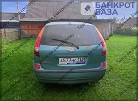 Автомобиль легковой универсал Nissan Almera Tino, 2000 года выпуска.